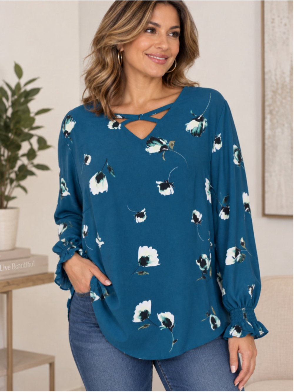 Women's Maurices Floral Blouse Size XS Blue White Long Sleeve V-Neck